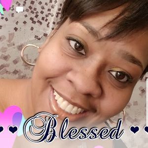 Meet your Posher, Kendra